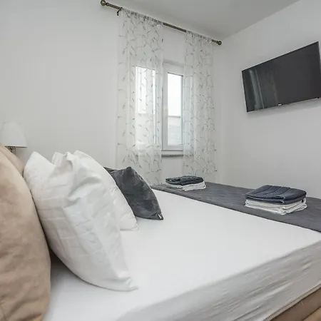 Kosic Apartment *